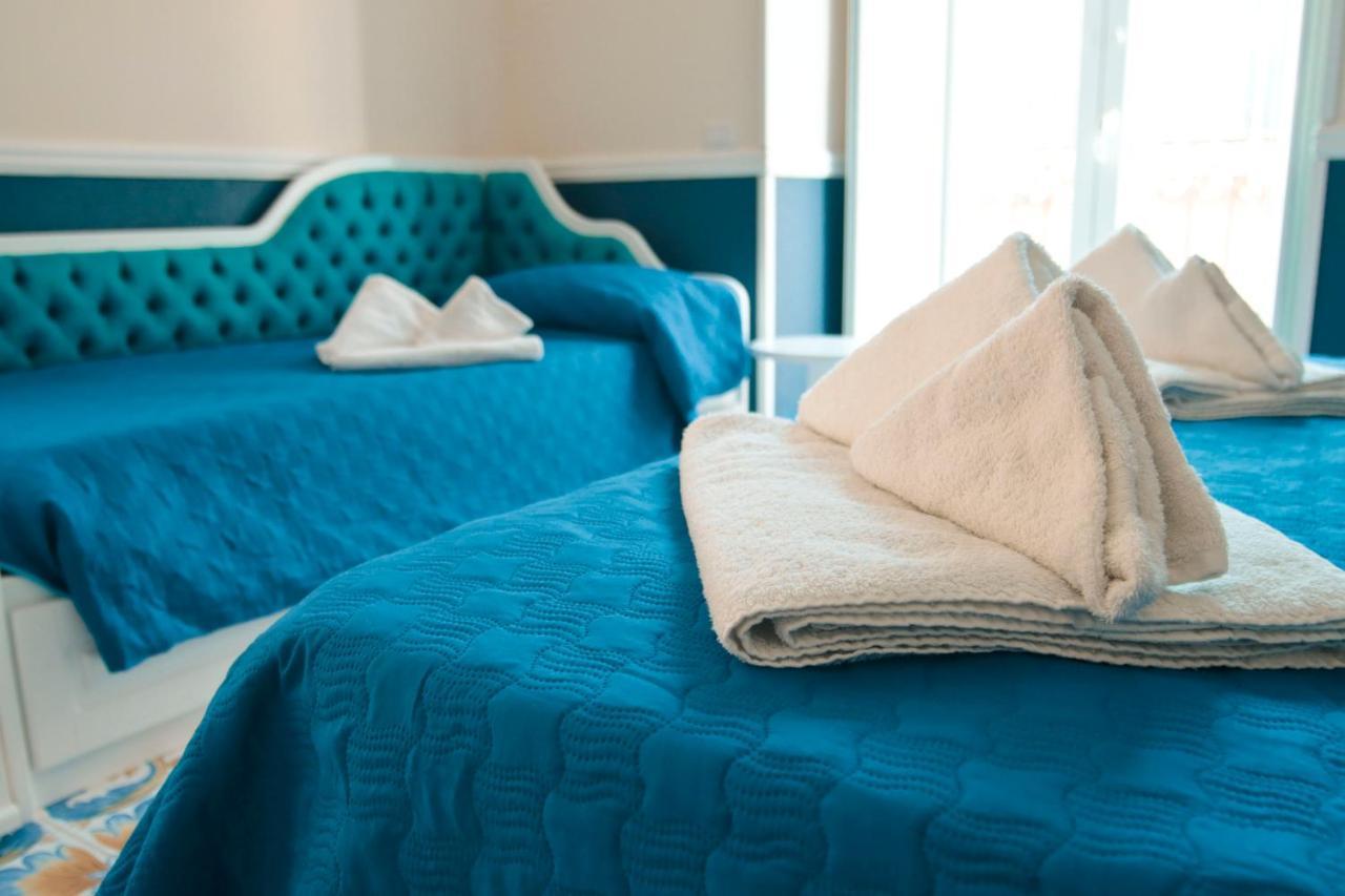 Olimpo Degli Dei Bed & Breakfast Napoli Bagian luar foto