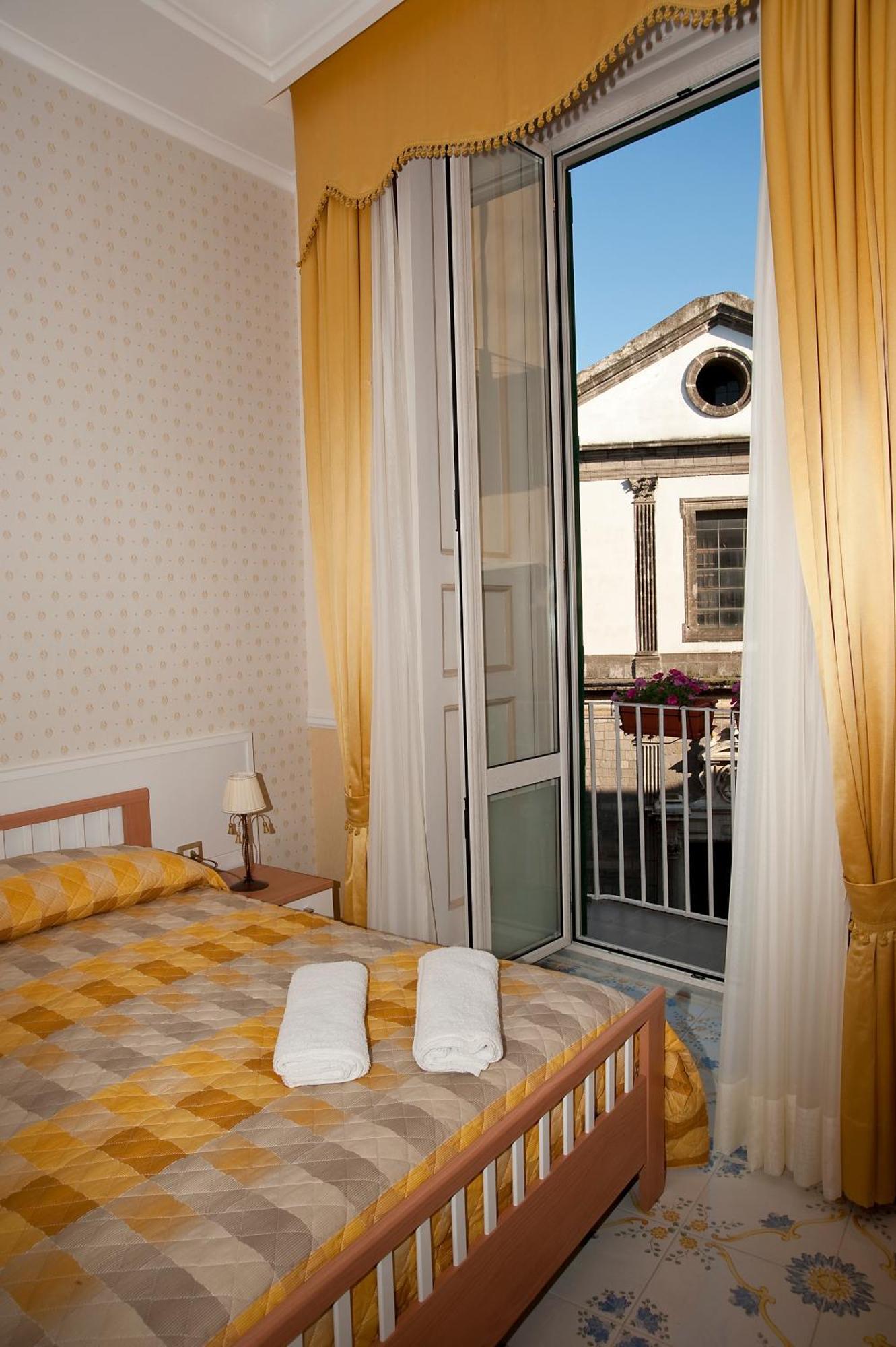 Olimpo Degli Dei Bed & Breakfast Napoli Bagian luar foto
