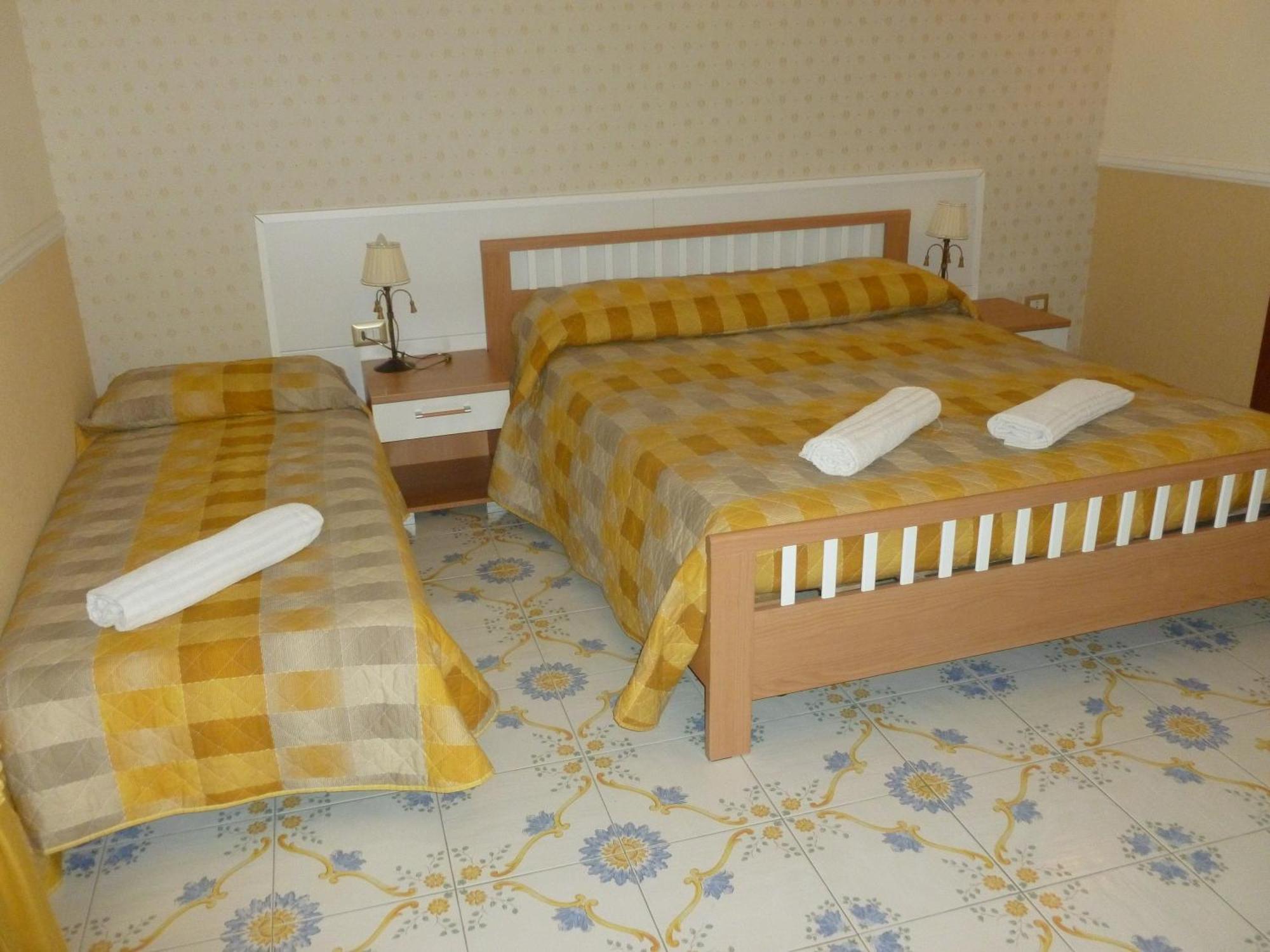 Olimpo Degli Dei Bed & Breakfast Napoli Ruang foto