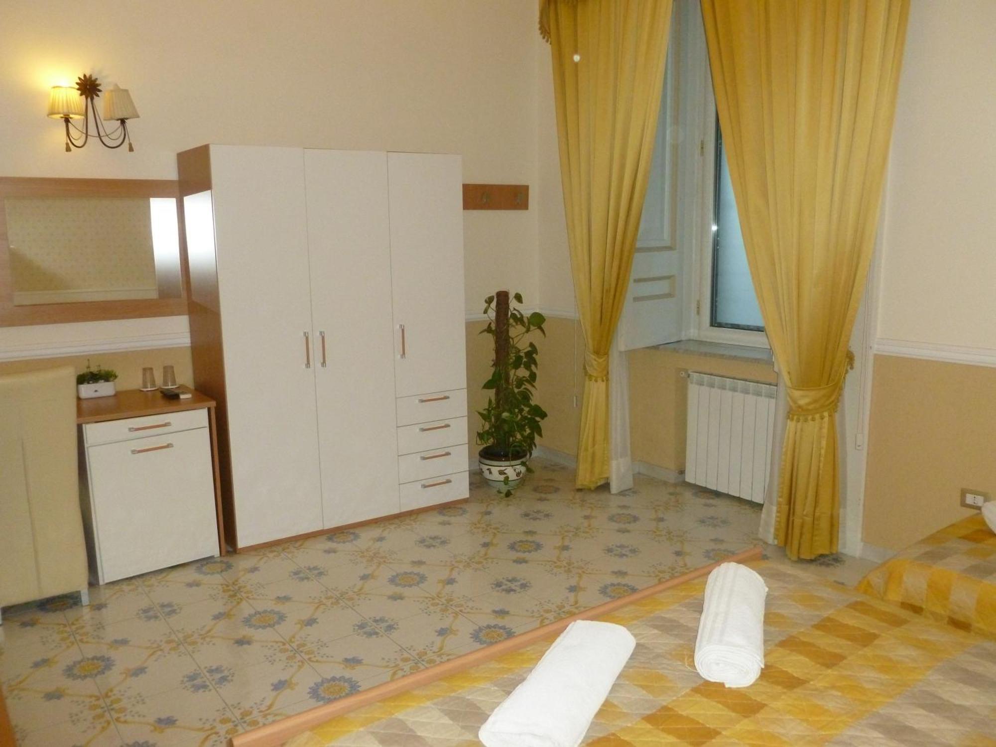 Olimpo Degli Dei Bed & Breakfast Napoli Ruang foto