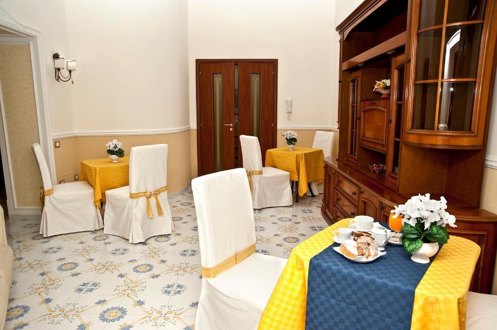 Olimpo Degli Dei Bed & Breakfast Napoli Bagian luar foto